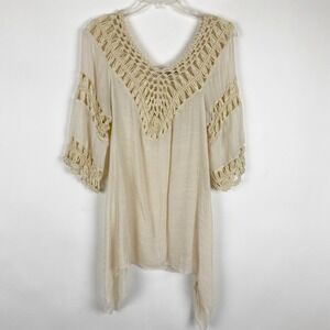 Liquid by Sioni Crochet Trim Sharkbite Hem Tunic Top Womens Small Cream